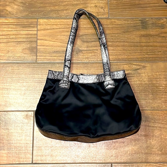 Covington | Black Shoulder Bag - Picture 2 of 3